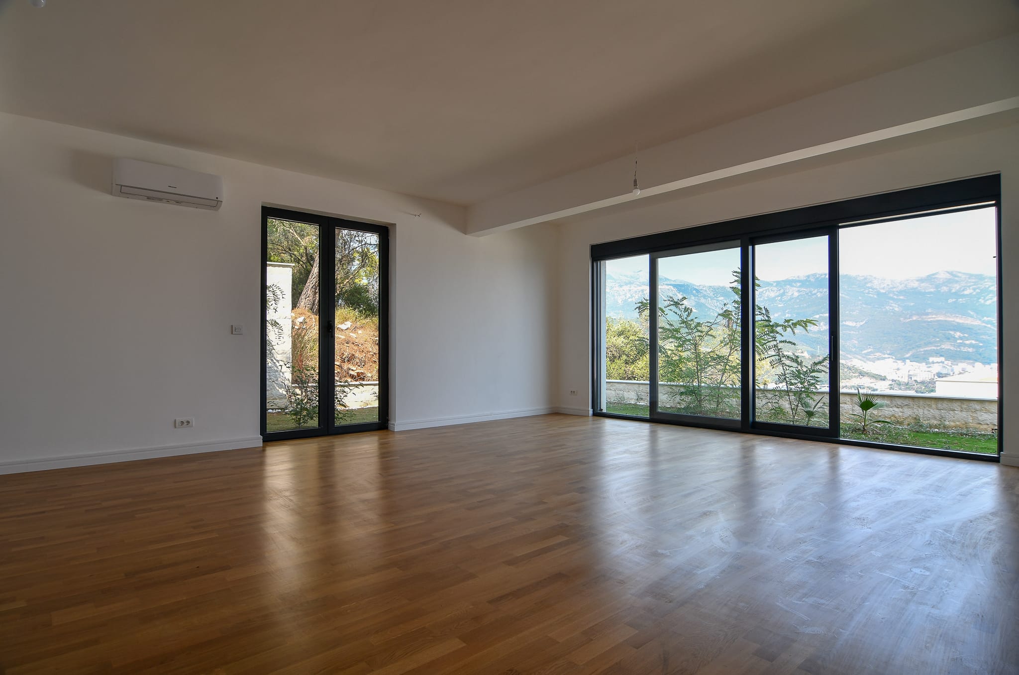 Image of Villa - 3 Bedrooms - 3 Bathrooms for Sale in Budva-Budva-Montenegro, Image 22